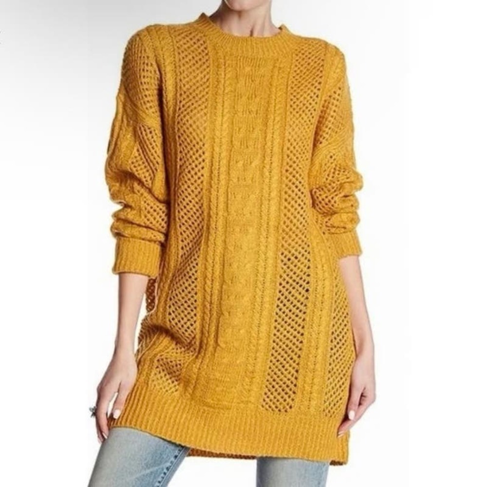 John + Jenn Women’s Oversized Gold Chunky Cableknit‎ Pullover Sweater